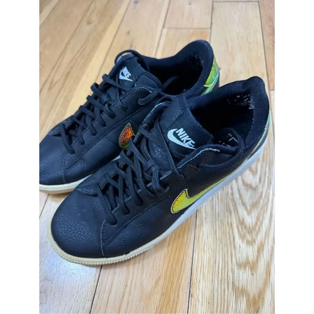 Nike Womens Black Gold Tennis Shoes Size 7.5